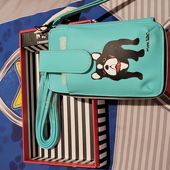 COLOR - Picture 2 of 3